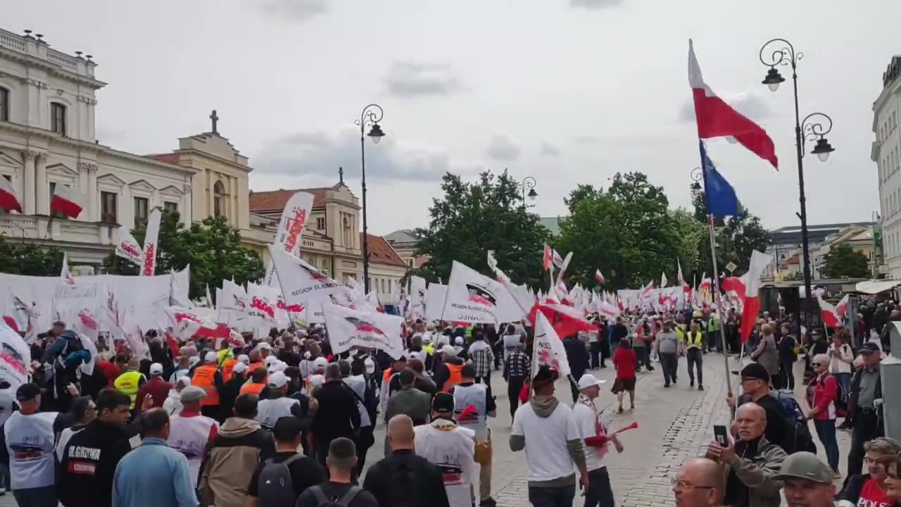 Krakowskie Przedmieście now! 🇵🇱