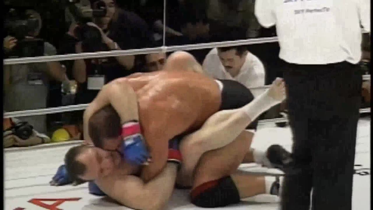 Mark Coleman vs Igor Vovchanchyn PRIDE: GP 2000 Finals