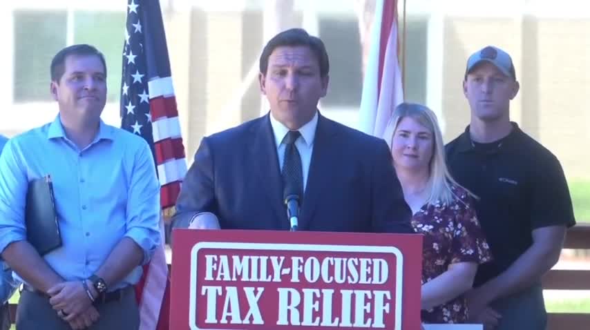 DeSantis makes crowd ERUPT with fiery response to Dem's "human trafficker" attack
