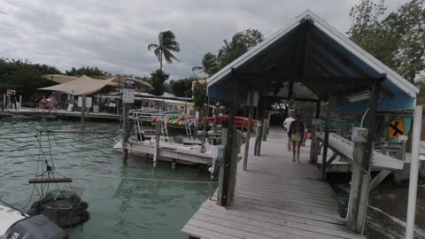 ROBBIE'S FLORIDA KEYS LANDMARK. FEED THE TARPON