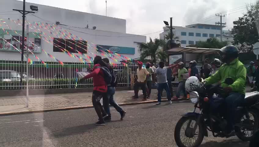 Agente de la Sijín evita linchamiento