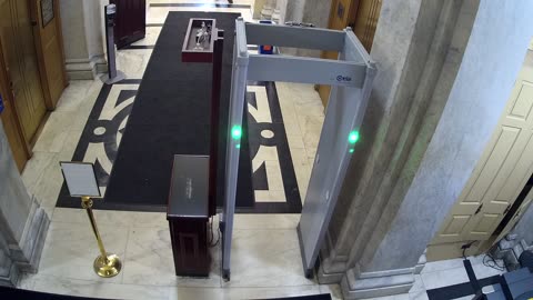 0163USCH01HouseCarriageDoor_2021-01-05_16h42min03s897ms.mp4