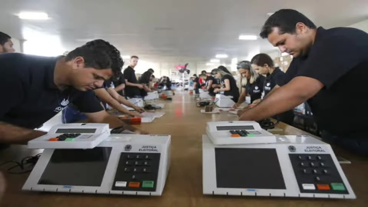 Polícia Federal invade urnas eletrônicas.