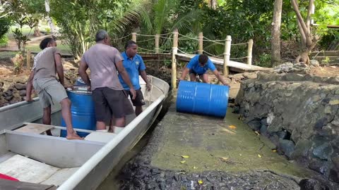 How to Board a Cargo ship arriving in Kadavu