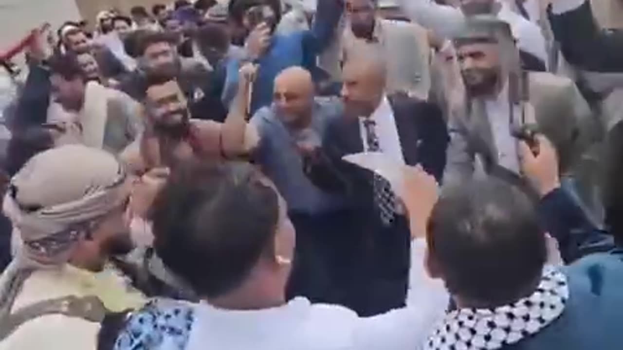 UK 🇬🇧. Muslims dancing with knives and machetes in Birmingham. Totally normal.? ?