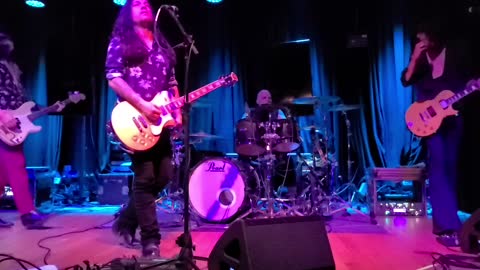 The Lonely Ones "Flash" Queen Cover