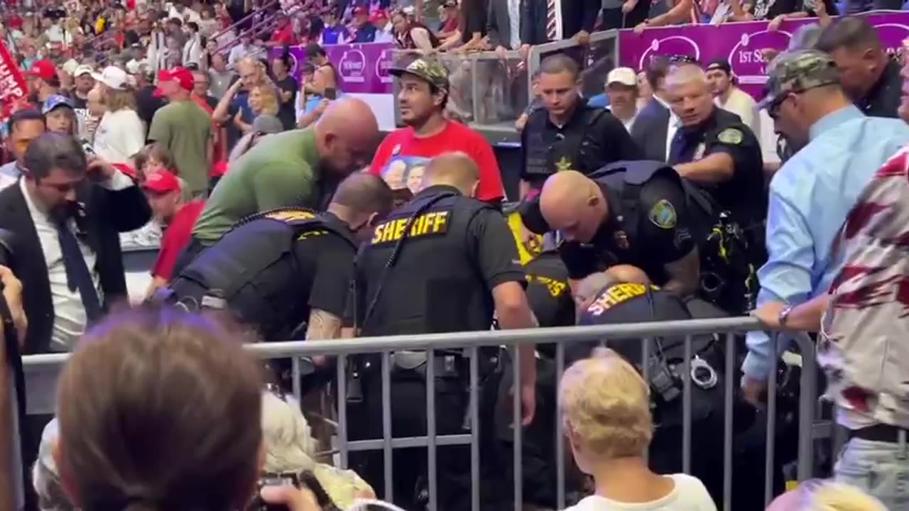 Man At Trump Rally In Johnstown, PA Stormed Press Area & Got Tazed