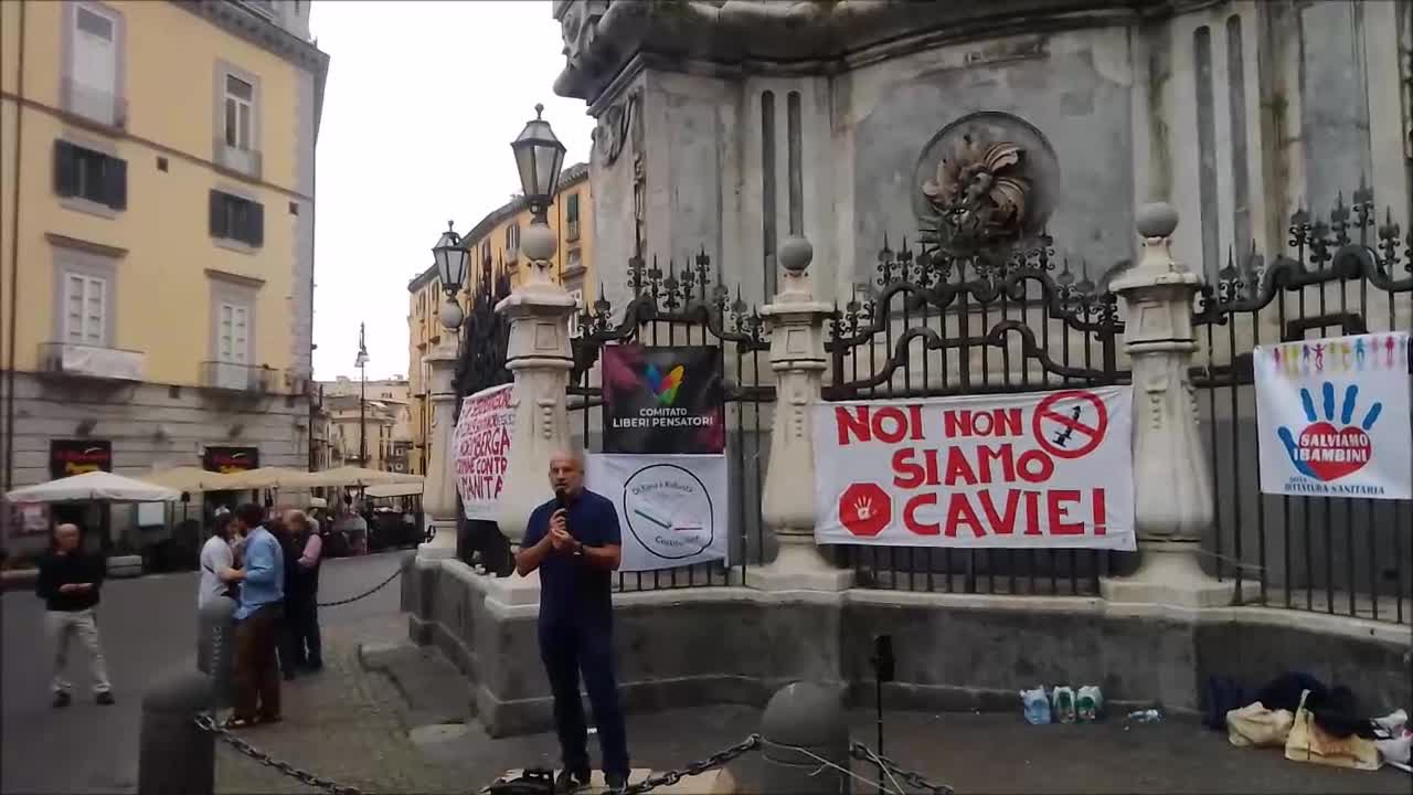 5-6-2021 Manifestazione NOI NON SIAMO CAVIE - Napoli - Piazza del Gesu'-Terzo video