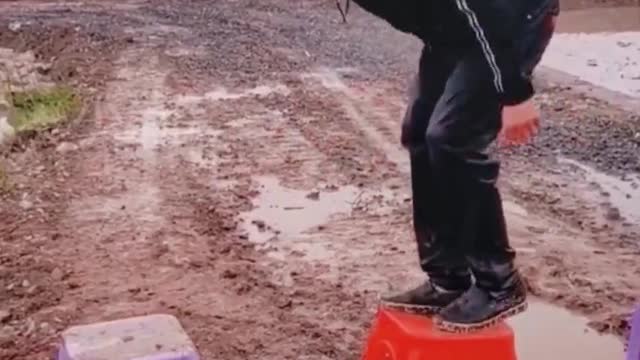 The live-action version has a jump, but it’s a pity that it’s not easy to play.