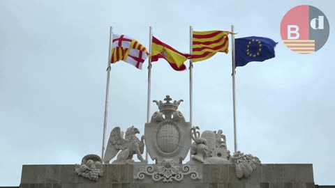 La bandera europea ondea de forma permanente en la fachada del Ayuntamiento
