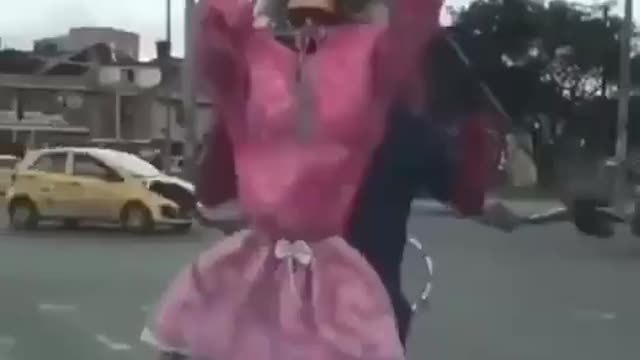 When you like to dance, but you don't have partner, be like.....🤣😁😃