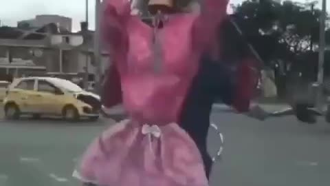 When you like to dance, but you don't have partner, be like.....🤣😁😃
