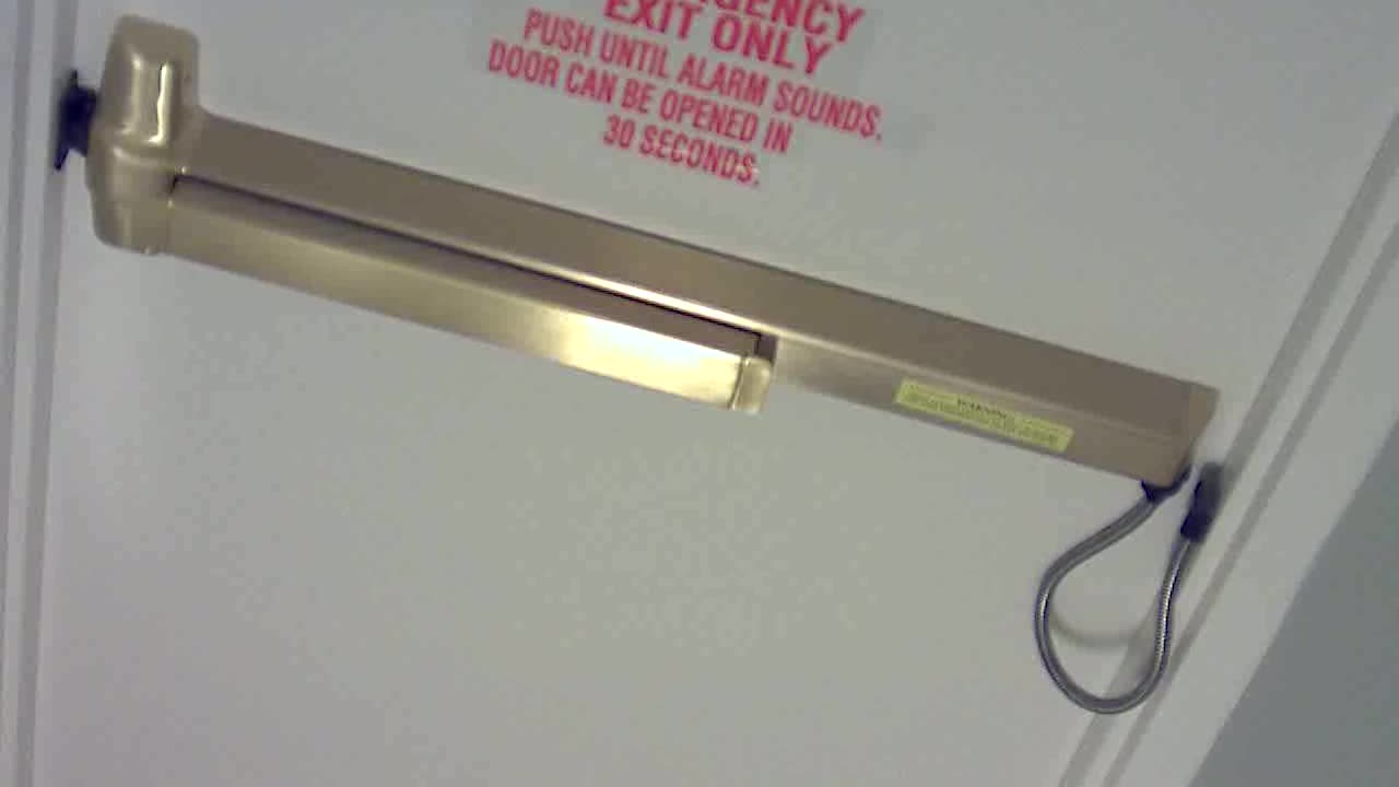 1441HSOB08SH838EExitStairs_2021-01-06_22h00min06s807ms.mp4