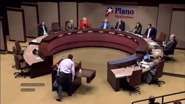 “ Put a bullet in Putin‘s head“ Plano Texas City Council