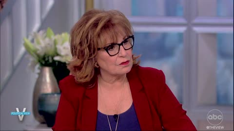 ‘The View’ Guest Host Confronts Elizabeth Warren Over Student Loan Forgiveness