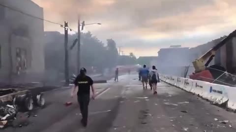 🚨Tim Walz had Minnesota looking like a 3rd world country. He let the city burn. See this ?