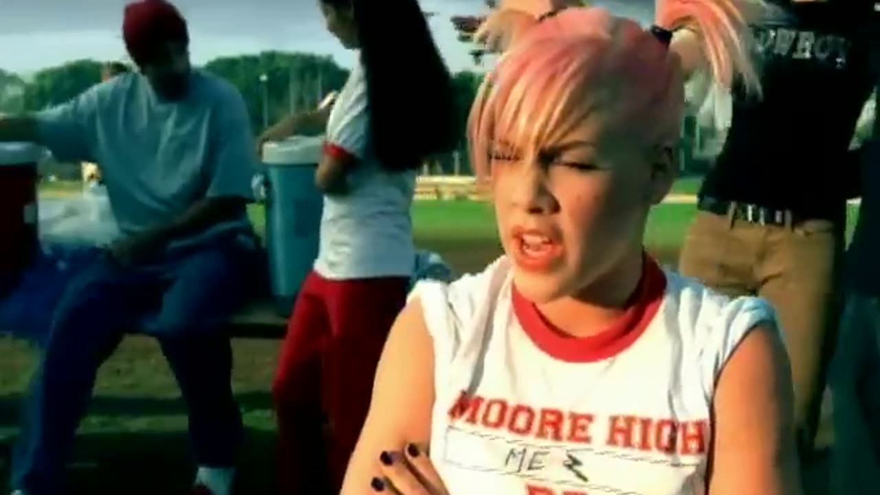 P!NK - Don't Let Me Get Me (Video)