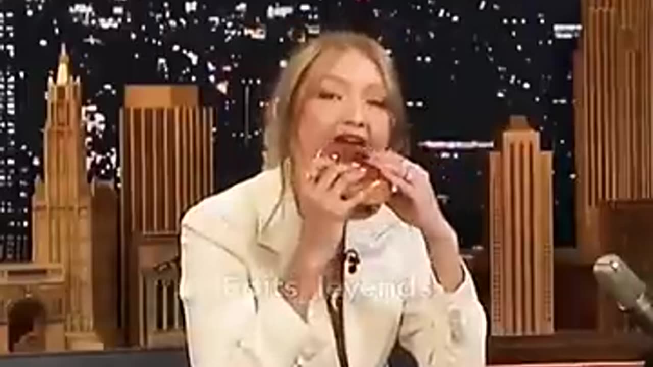 i want lunch !🍔 (also watch part 2 of it)#bhfyp #gigihadid #bellahadid #zaynmalik #haileybieber