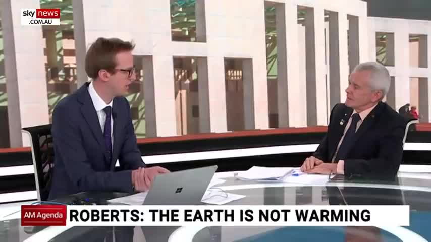 Senator Malcolm Roberts show us how to fleece a sheep