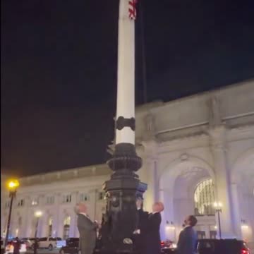 Lawmakers Restore American Flag Outside Union Station