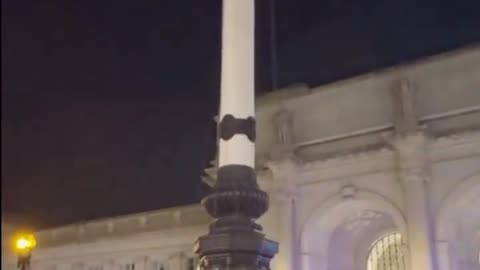 Lawmakers Restore American Flag Outside Union Station