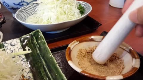 20210102 nghiền vừng ra để ăn với cơm