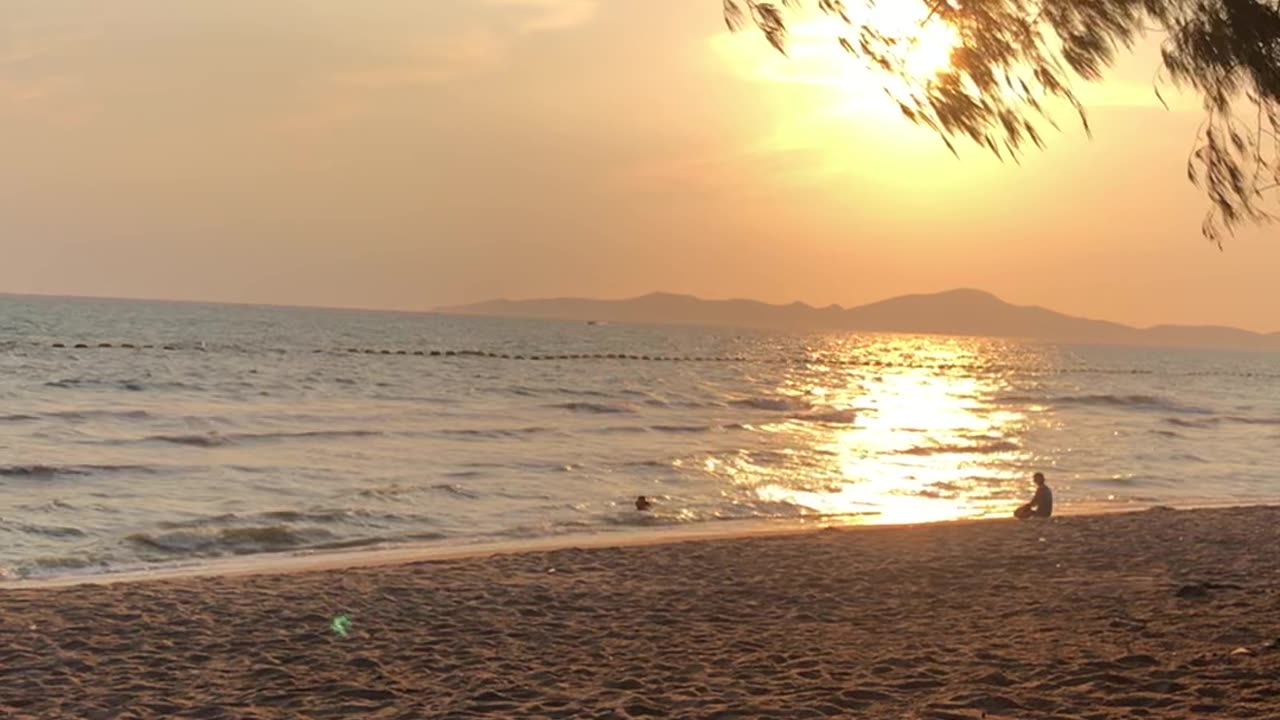 Sunset at Dongtan Beach Pataya