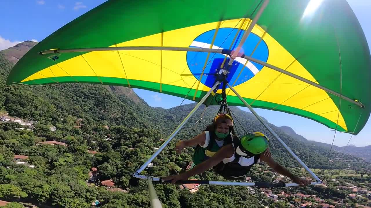 FLY PARAPENTE ASA IN RIO DE JANEIRO, ball show