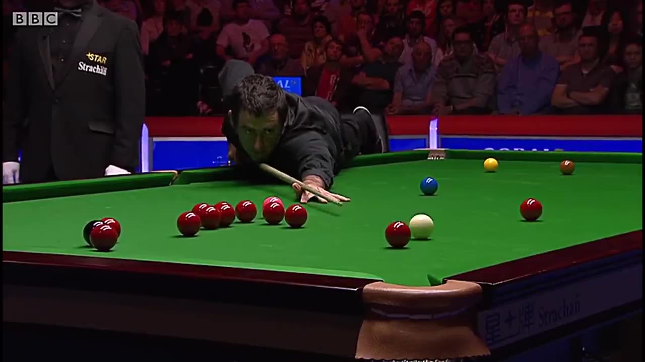 When a Shark Smells Blood Ronnie O'Sullivan vs Stuart Bingham 2014 UK Championship SF S2