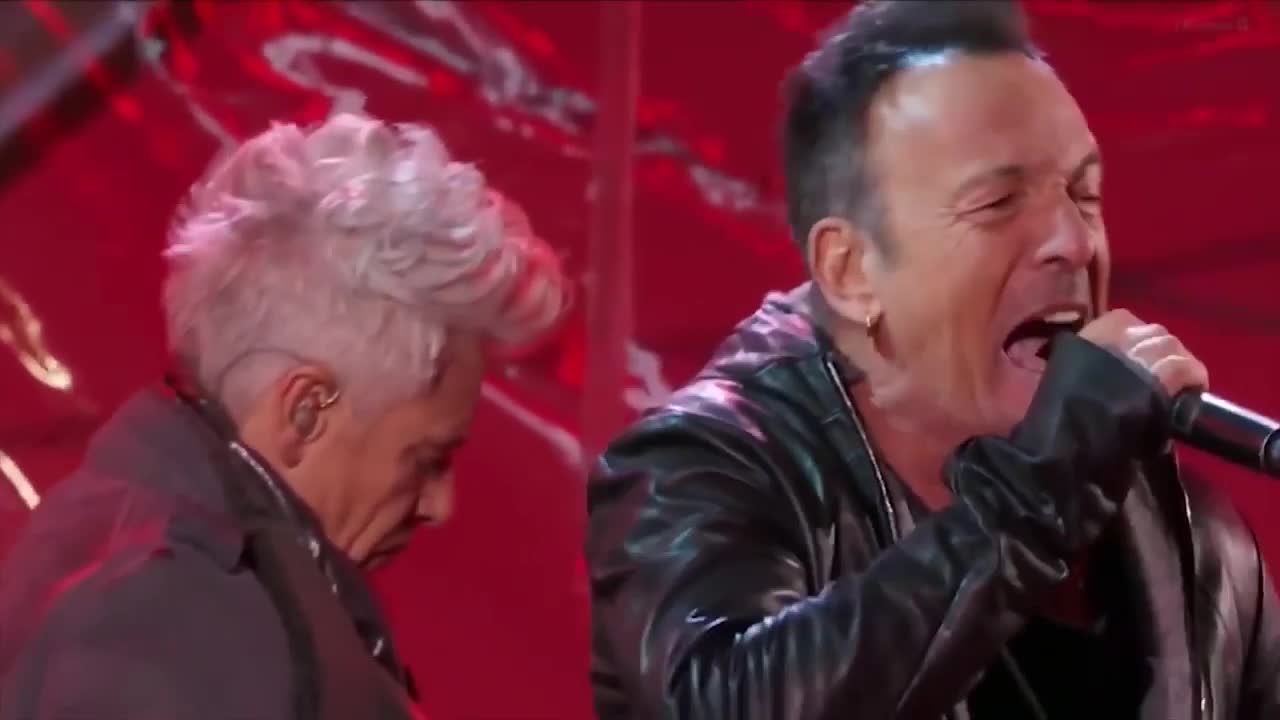 04/04 - U2 and Bruce Springsteen - Where the streets have no name (subtitles PT / ENG). Show!