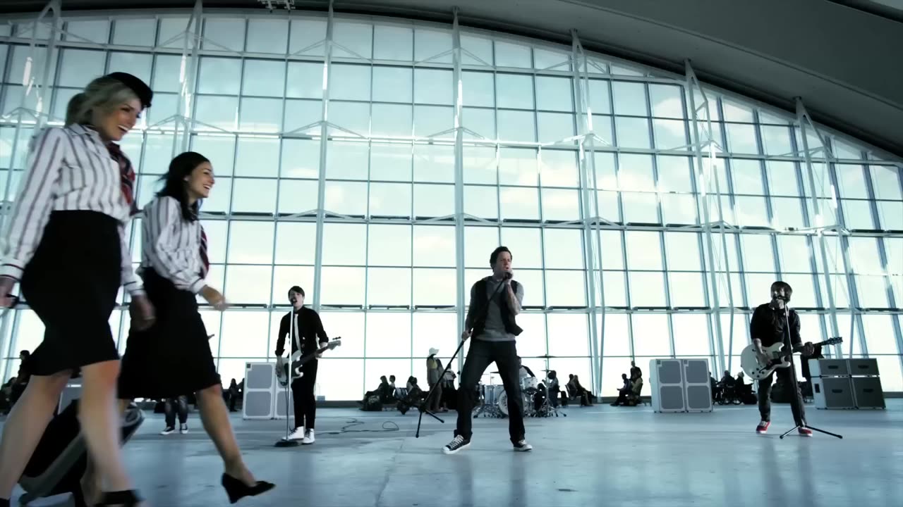 Simple Plan - Jet Lag ft. Natasha Bedingfield (Official Video)