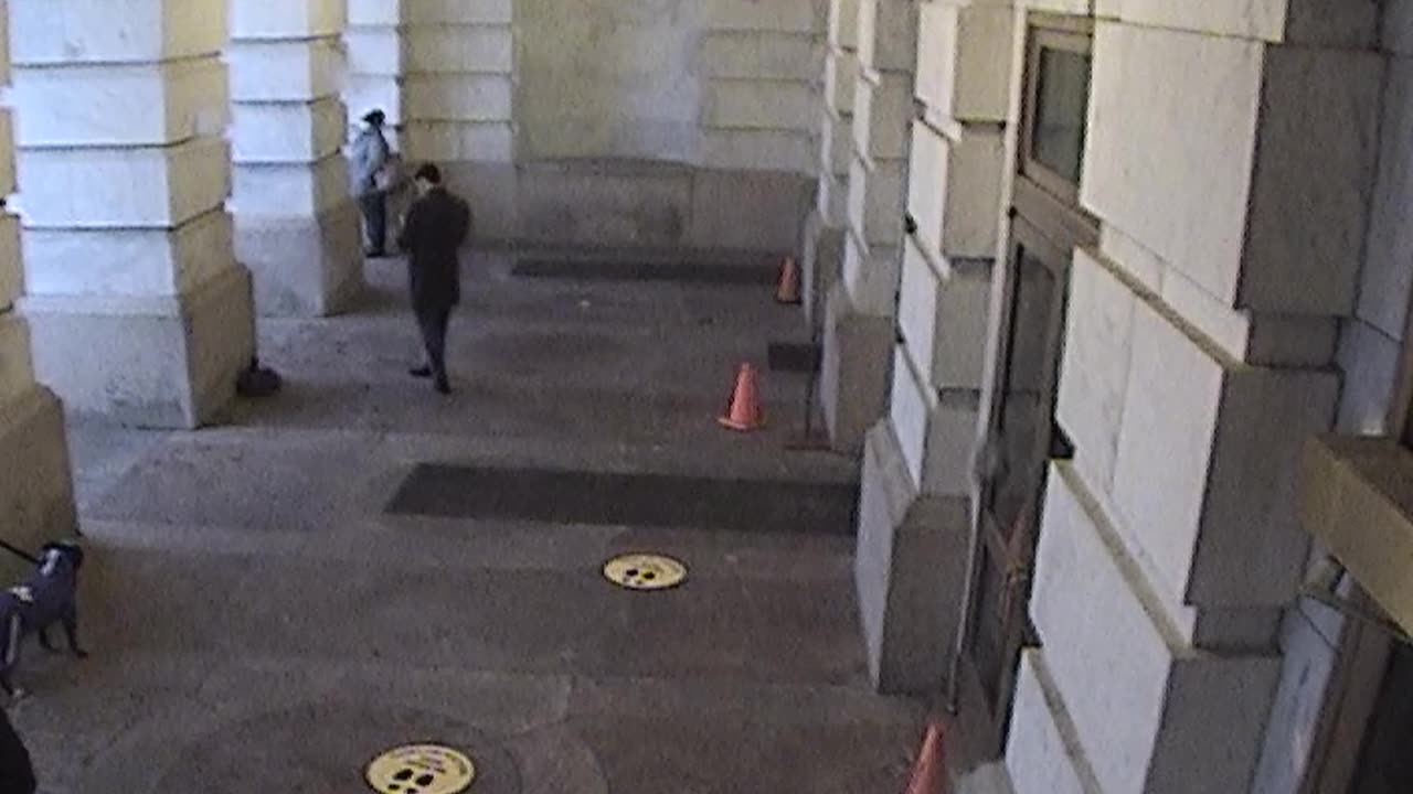 3210LHOB01MainEntranceExterior_2021-01-05_16h31min39s923ms.mp4