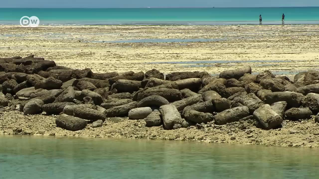 Kiribati: a drowning paradise in the South Pacific | DW Documentary
