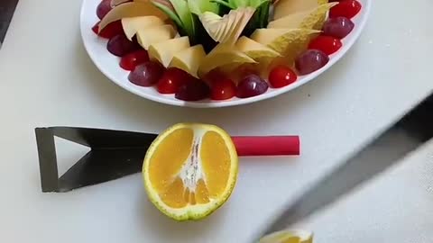 Cut the cantaloupe like this