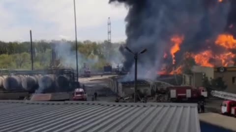χτυπημα σε αποθηκη καυσιμων στο Ντονετσκ