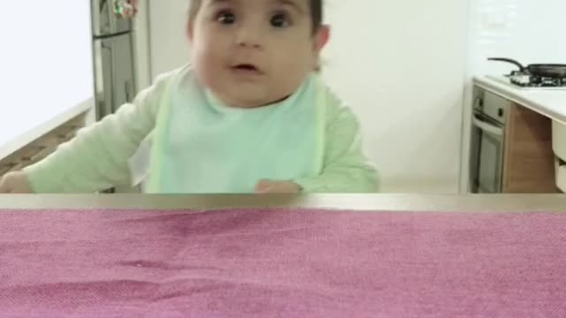 5 months newborn funny baby dance with papa