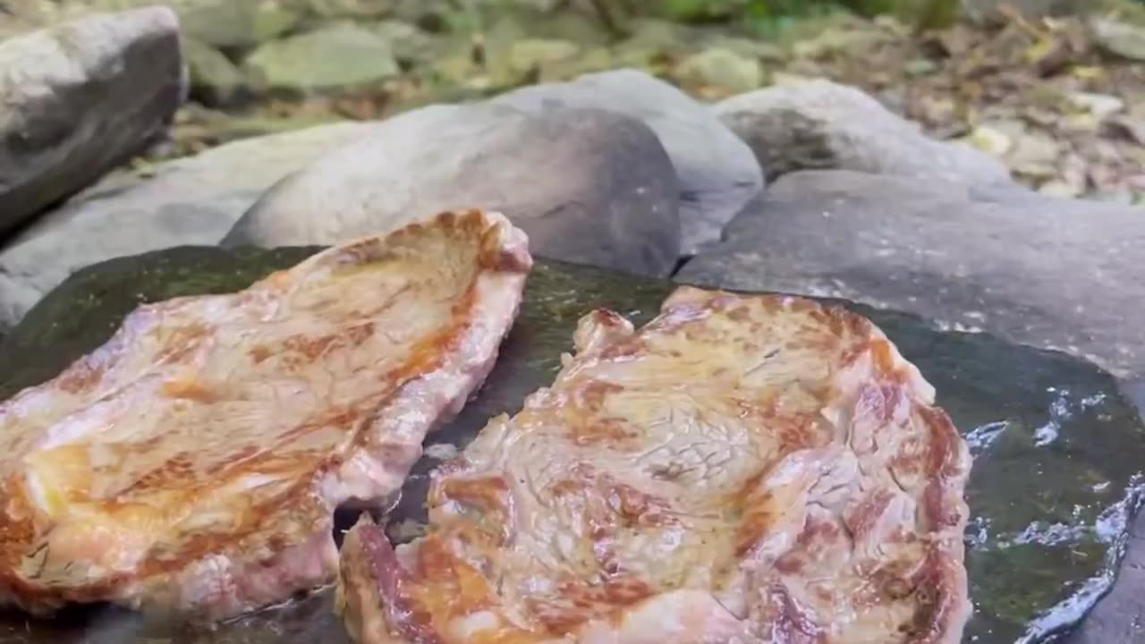 Doğal Taş Üzerinde Dana Biftek 🥩 🐕 🏕 beef steak on natural stone 🐕🏕