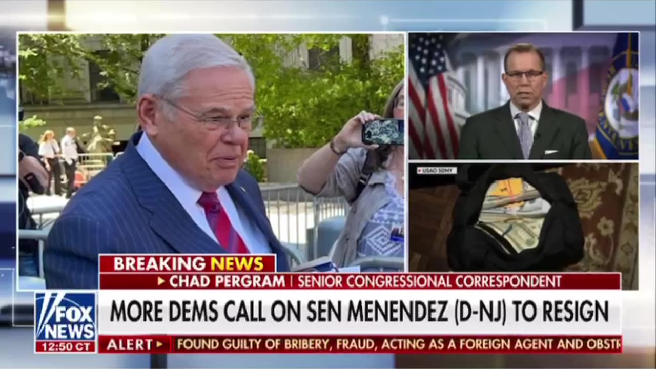 Gold Bars Menendez is still getting Intel briefings