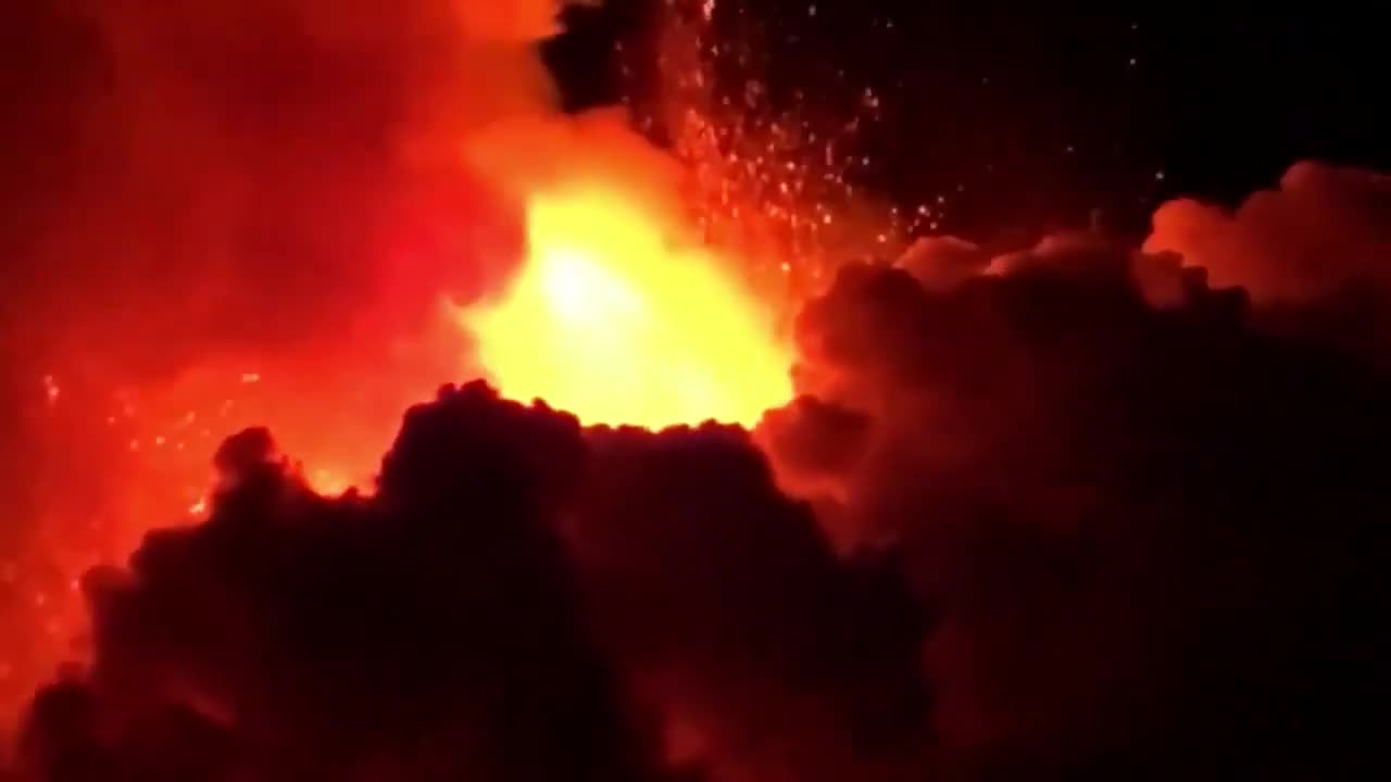 Etna exploded! Eruption tonight in Sicily! World is waiting for news from Iceland!