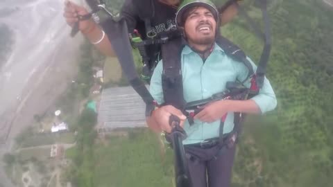 Funny video Paragliding in India