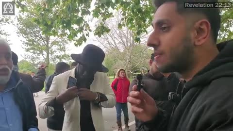 Speakers Corner_Ex Muslim Ismail Reading Hadiths_Some Muslims Get Angry_While So