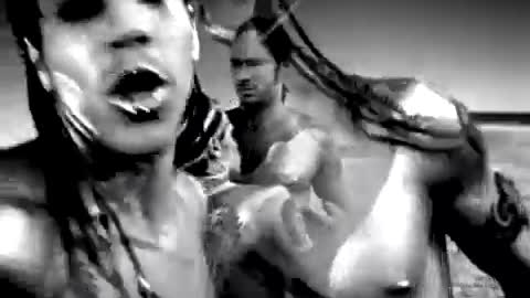 Red Hot Chili Peppers - Give It Away