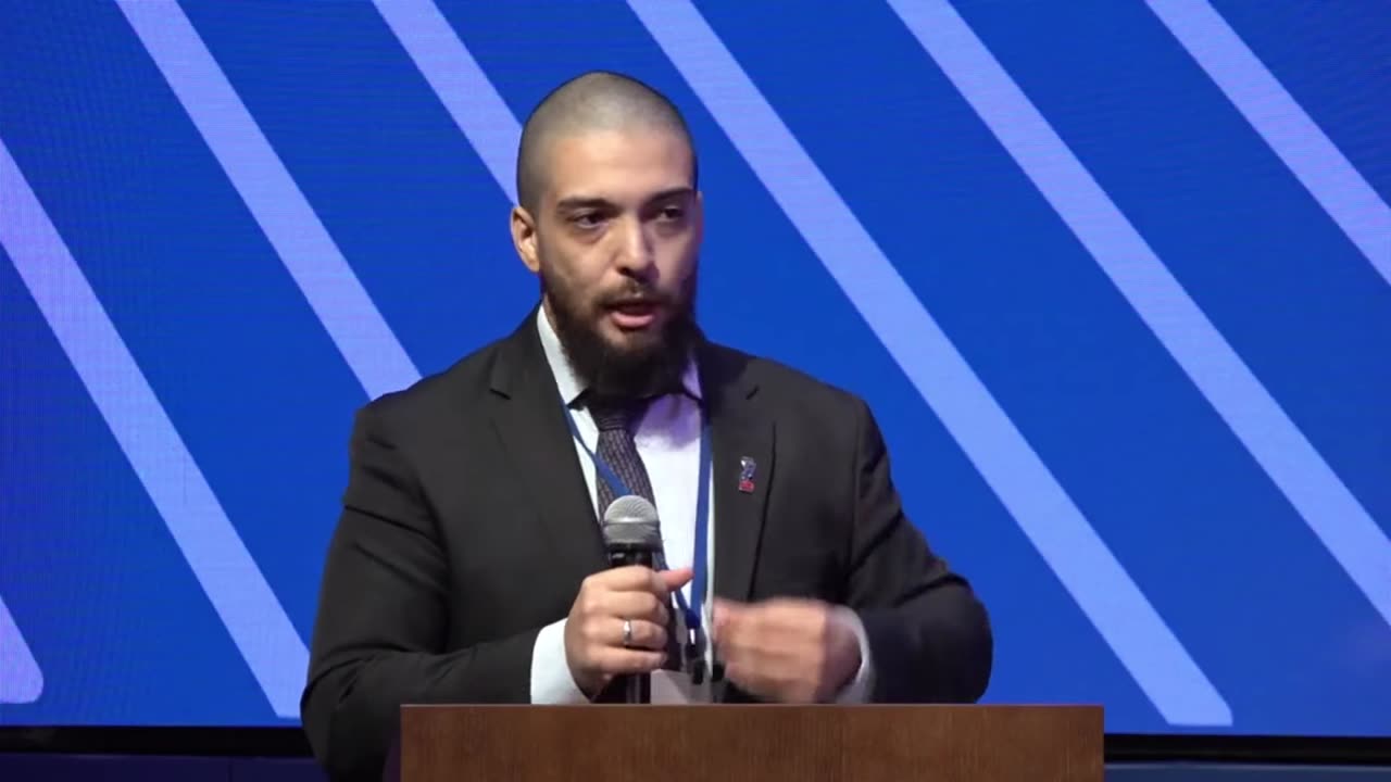 Raphael Machado discursa no Fórum da Multipolaridade em Moscou - Perspectiva Ibero-americana