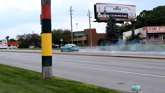 4th of July street cruise--Indianapolis, IN (big rims, kandy paint & burnouts)