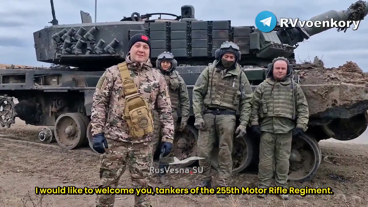 Russian tankers advancing on Kurakhovo, knocked out and evacuated a Ukrainian Leopard 2A4 Tank