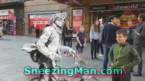 Meet The unusual Amusing Street Performer This Weekend in London