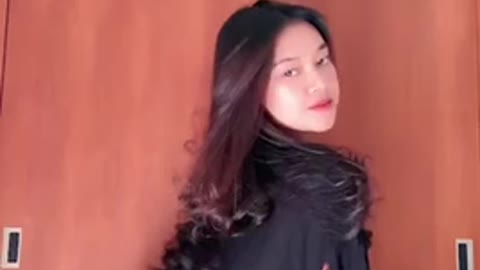 Hot Girl Dancing On TikTok 2