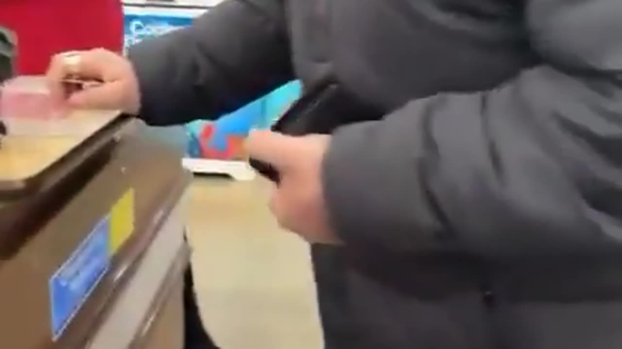 Crack Head Selling EBT At The Cashier