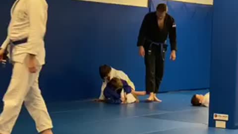 T at Jujitsu rolling