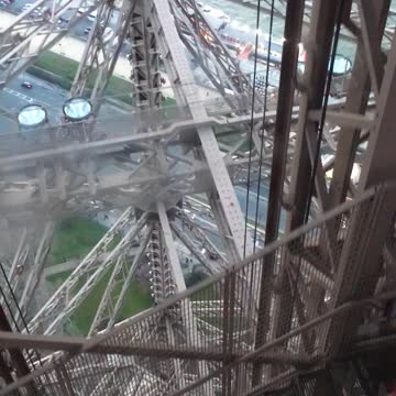 Coming down the Effel Tower